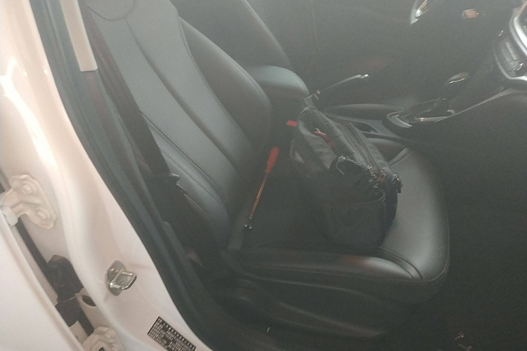 别克 英朗 2021款 改款 典范 1.5L 自动精英型局部细节41