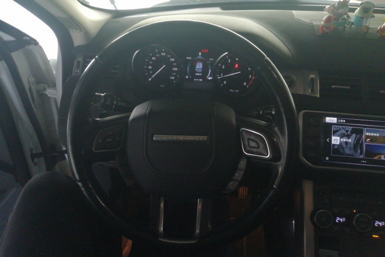 路虎 揽胜极光 2016款 2.0T SE PLUS 智享版中控内饰13