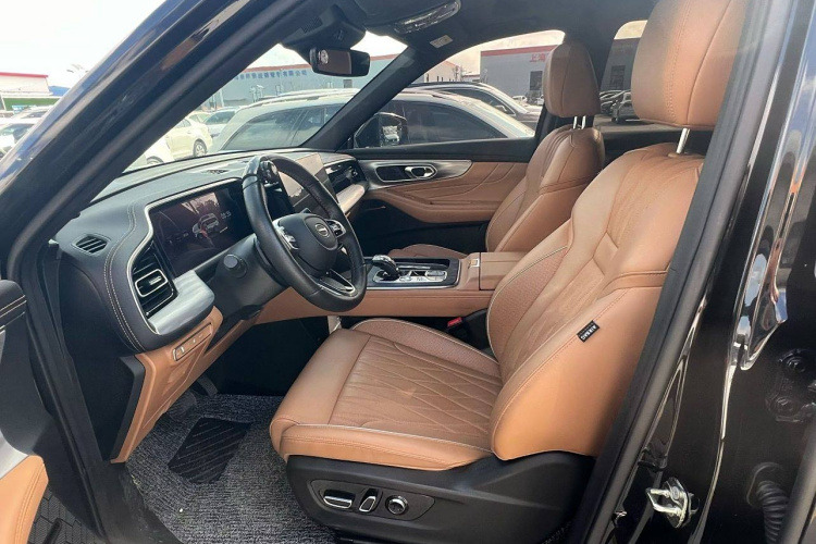 广汽传祺 传祺GS8 2024款 领航系列 2.0TGDI 两驱豪华智联版中控内饰7002