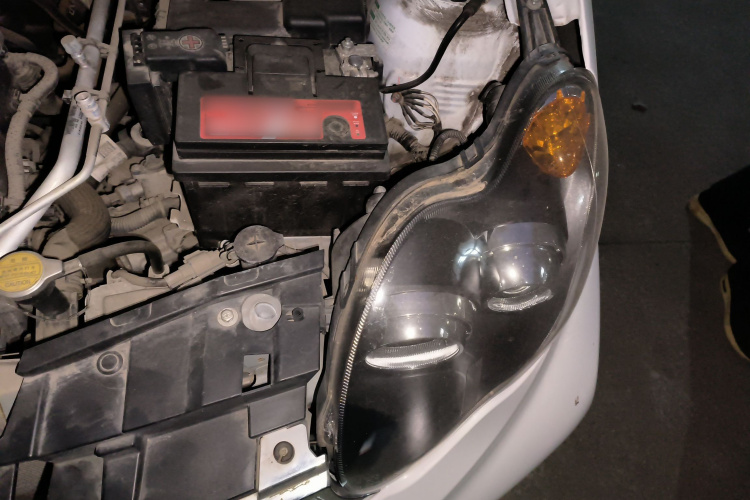 比亚迪F0 2015款 1.0L AMT 铉酷型局部细节9007