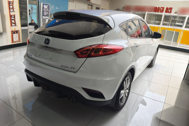 长安 逸动 2016款 XT 1.6L 自动俊酷型车身外观6006