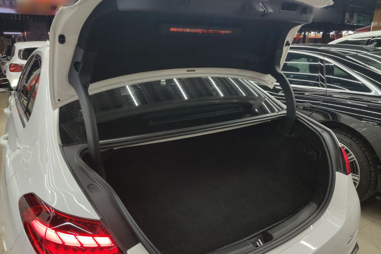 奔驰C级新能源 2023款 C 350 eL机舱底盘23