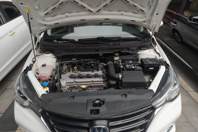 长安 悦翔 2019款 1.5L DCT 联动云版机舱底盘24