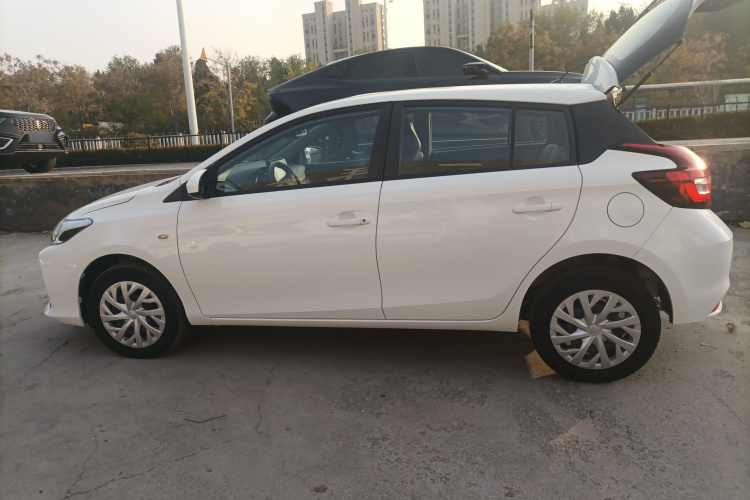 丰田 威驰FS 2021款 1.5L CVT锋驰版车身外观4