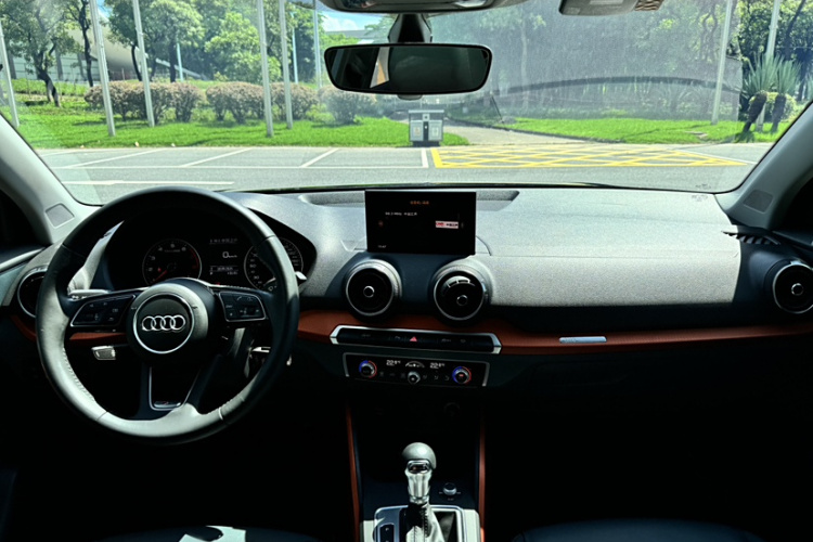 奥迪Q2L 2018款 35 TFSI 时尚致雅型 国V中控内饰7005