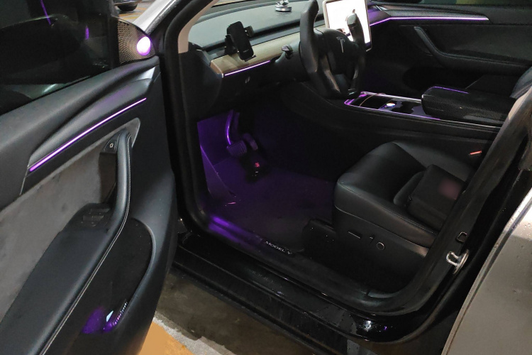 特斯拉 Model Y 2023款 后轮驱动版中控内饰7003