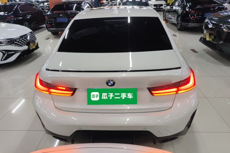 宝马3系 2023款 325Li M运动曜夜套装车身外观6