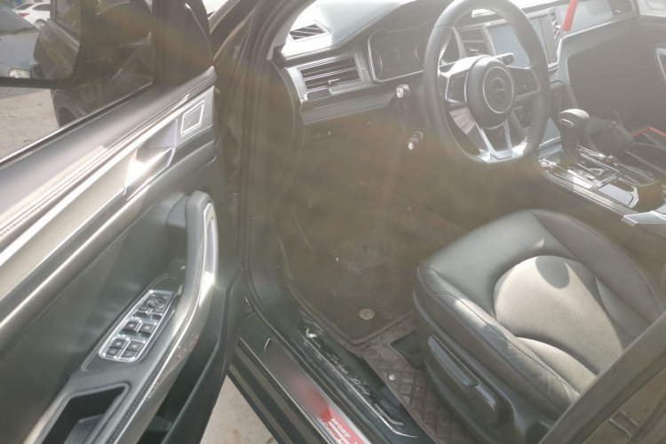 众泰 大迈X7 2017款 1.8T DCT尊贵型中控内饰19