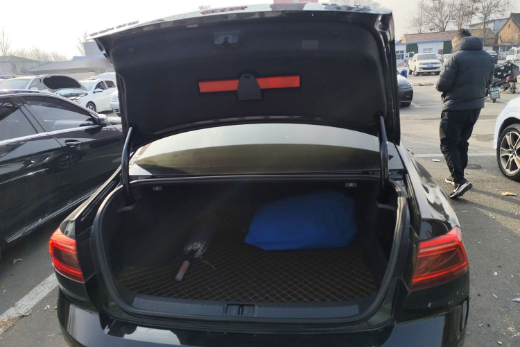 大众 迈腾 2020款 330TSI DSG 领先型机舱底盘23