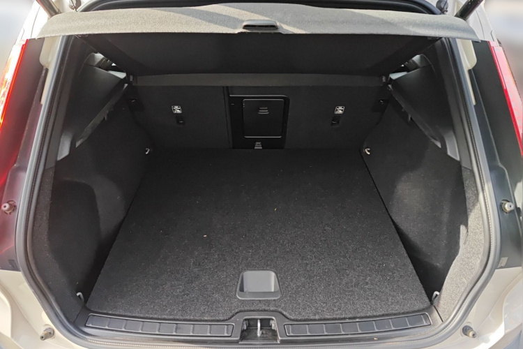 沃尔沃XC40 2025款 B3 智远豪华版中控内饰23