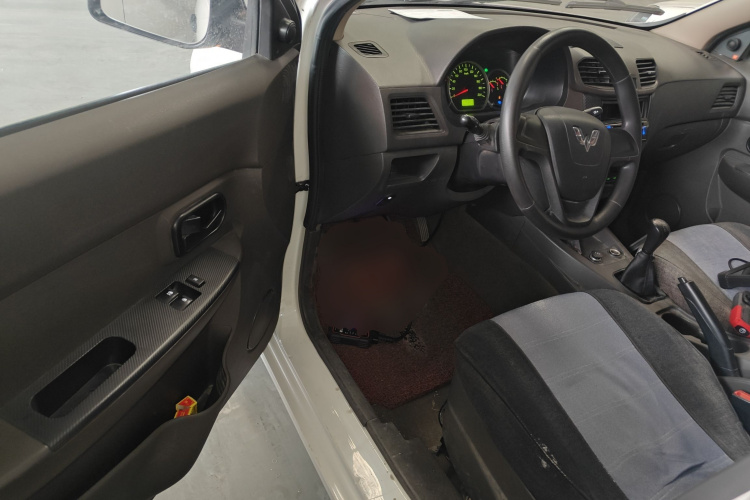 五菱汽车 五菱宏光 2018款 1.5L 经典款S基本型中控内饰7003