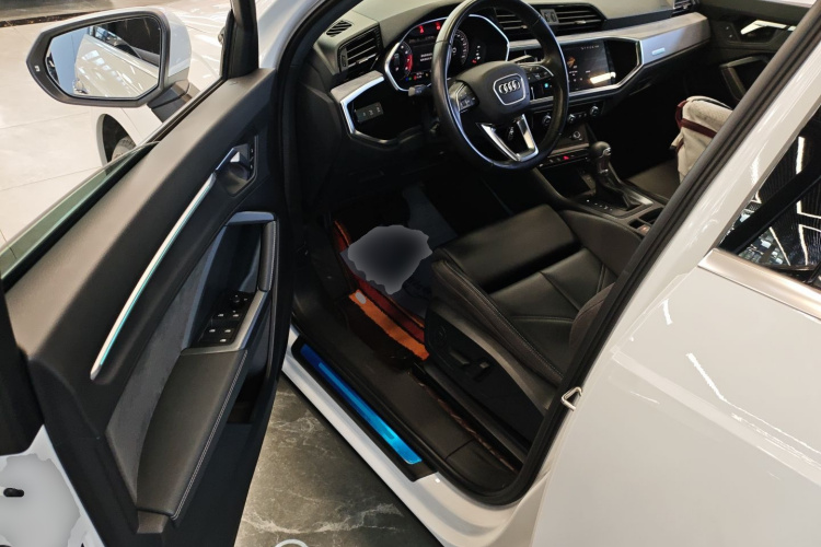 奥迪Q3 2024款 35 TFSI 进取动感型中控内饰20