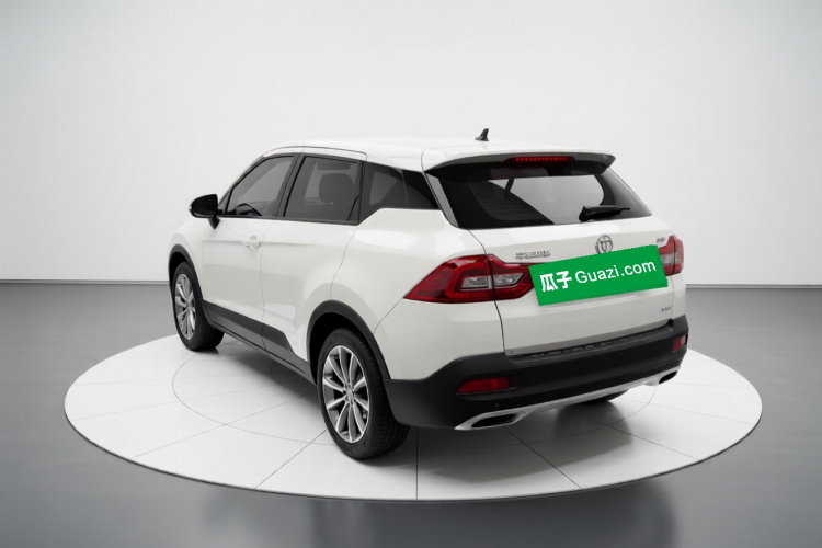 中华V3 2017款 1.5L 自动智能型车身外观5