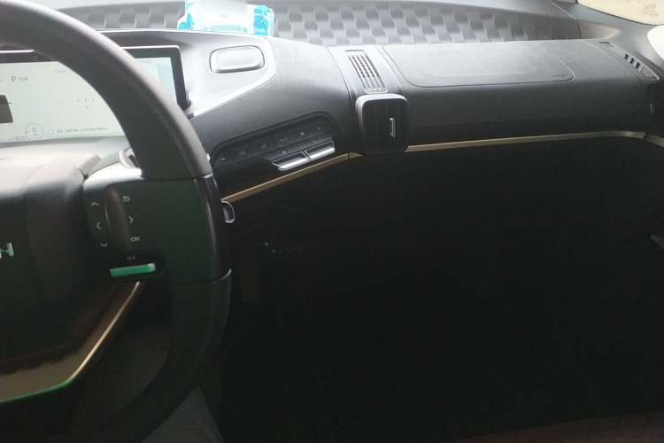 宝骏KiWi EV 2022款 设计师轻享版 三元锂中控内饰12