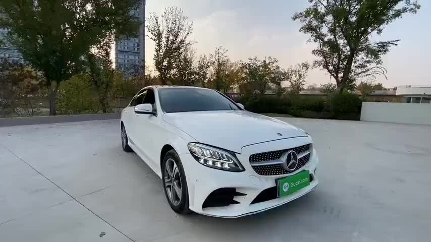 奔驰C级 2019款 改款 C 260 L 运动版实拍1