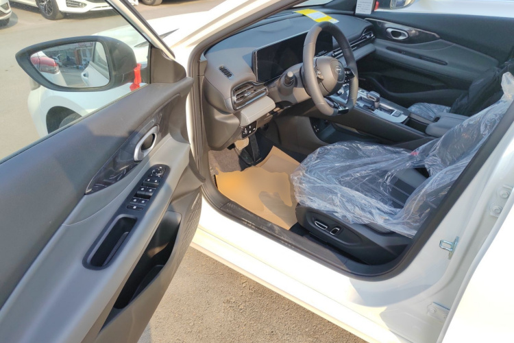 广汽传祺 2024款 270T DCT 影豹S版中控内饰20