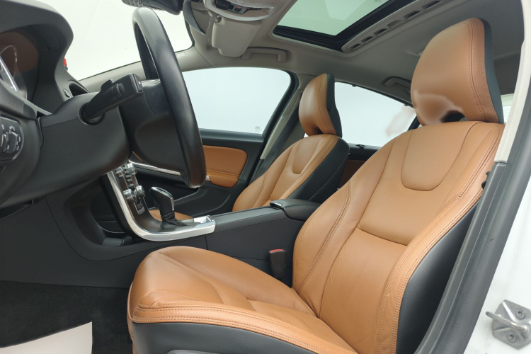 沃尔沃S60 2014款 S60L T5 智驭版中控内饰7001