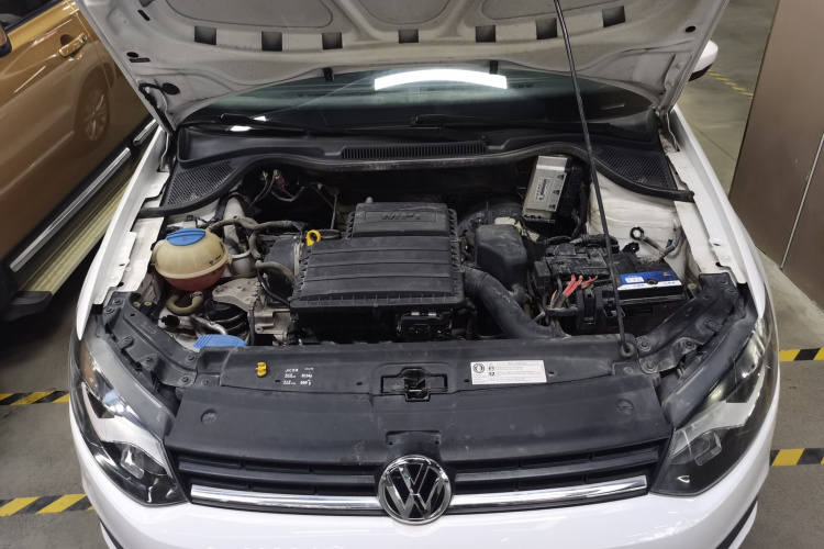 大众 Polo 2016款 1.4L 自动风尚型机舱底盘24