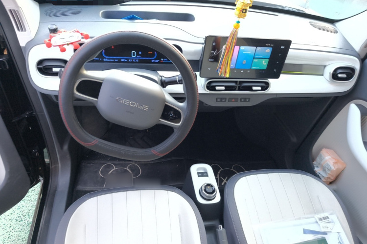 吉利银河 2025款 210km 熊猫卡丁中控内饰7002