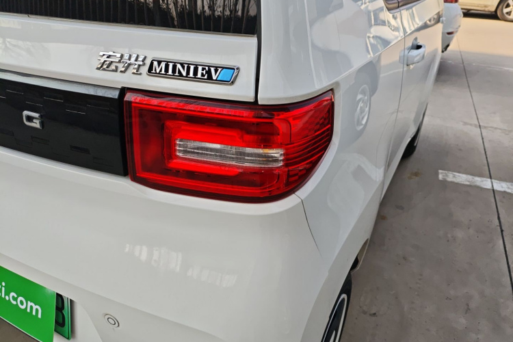 五菱汽车 宏光MINIEV 2022款 自在款 磷酸铁锂车身外观6006