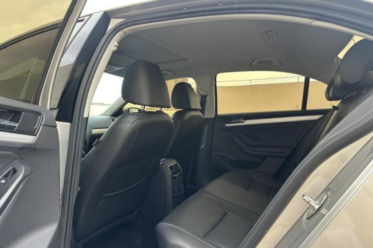 大众 速腾 2018款 280TSI DSG熠动版中控内饰7003