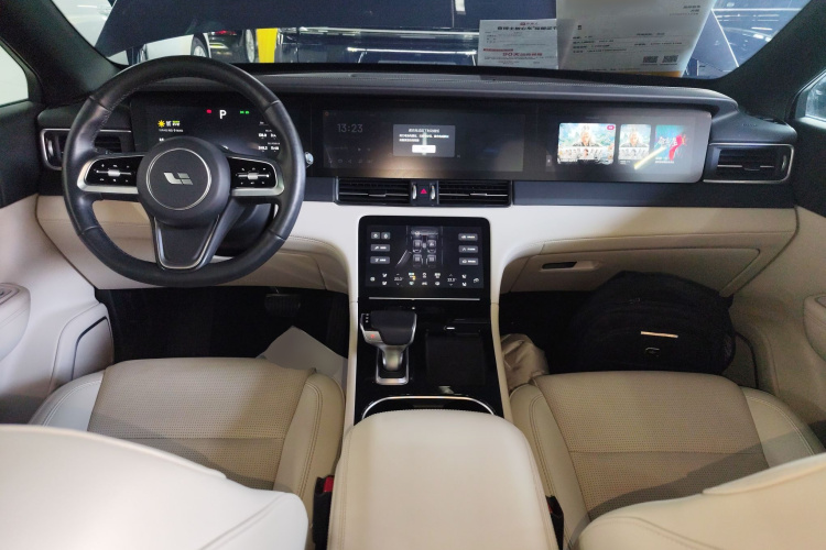 理想汽车 理想ONE 2021款 增程6座版中控内饰12