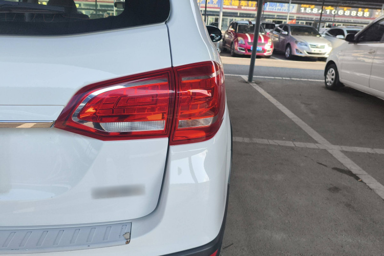 哈弗H6 2017款 红标 运动版 1.5T 手动两驱精英型车身外观6006