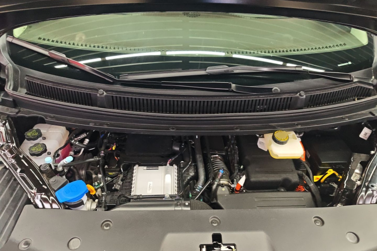 腾势D9 2025款 DM-i 四驱尊航型机舱底盘24