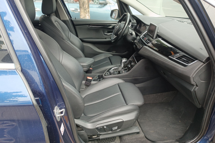 宝马2系旅行车 2018款 218i 尊享型运动套装局部细节41