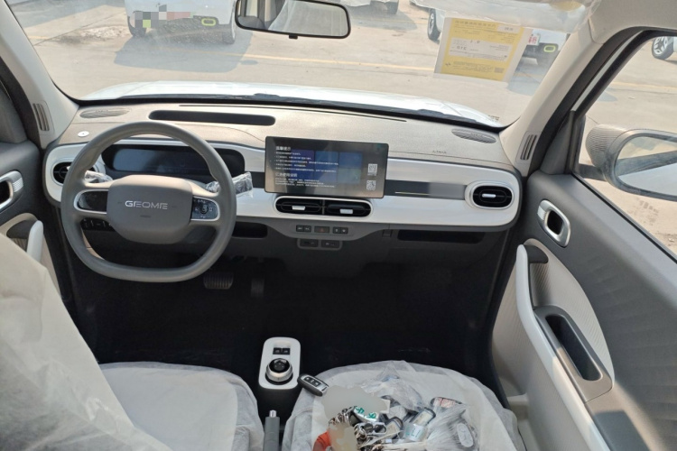 吉利银河 熊猫 2025款 210km 元气熊中控内饰12