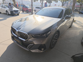 宝马i5 2024款 eDrive 35L M运动套装