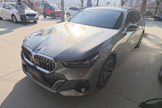 宝马i5 2024款 eDrive 35L M运动套装