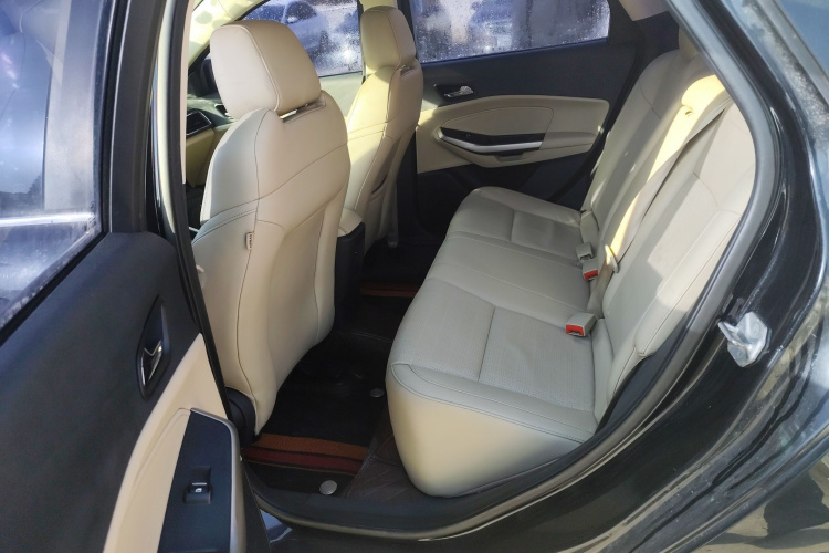 福特 福睿斯 2015款 1.5L 自动时尚型中控内饰7004