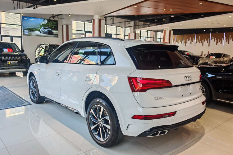 奥迪Q5L 2024款 40 TFSI 豪华动感型车身外观6003