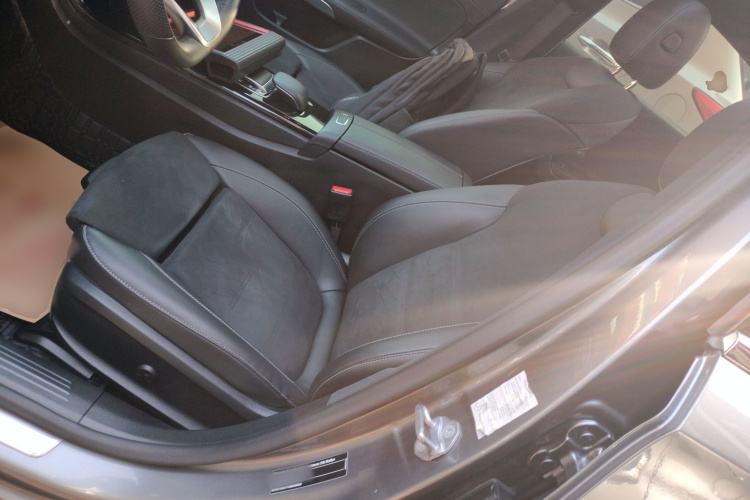 奔驰A级 2020款 改款 A 200 L 运动轿车时尚型中控内饰19