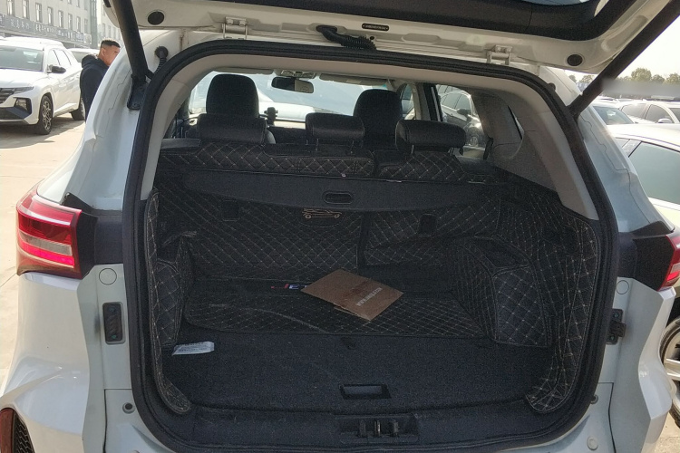 捷途X70 2020款 1.5T DCT智行版 5座机舱底盘23