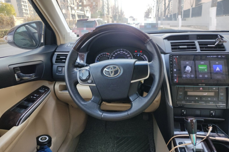 丰田 凯美瑞 2015款 2.0G 领先版中控内饰13