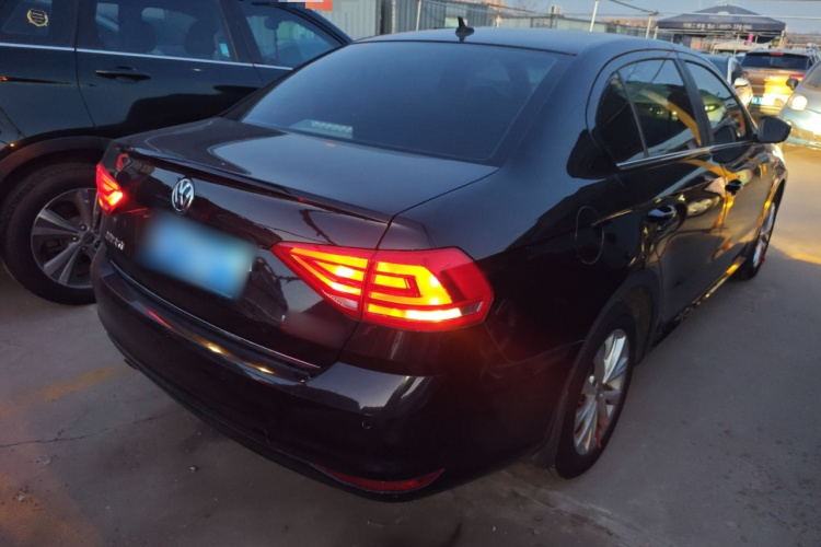 大众 朗逸 2017款 1.6L 自动舒适版车身外观7