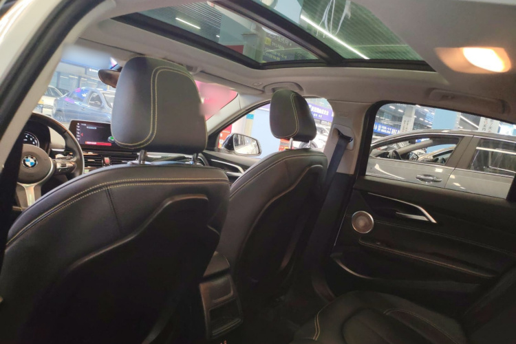 宝马1系 2023款 120i M运动曜熠版局部细节22