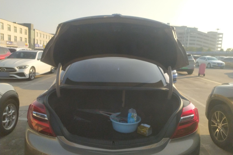 别克 君威 2015款 2.0L 领先时尚型机舱底盘23