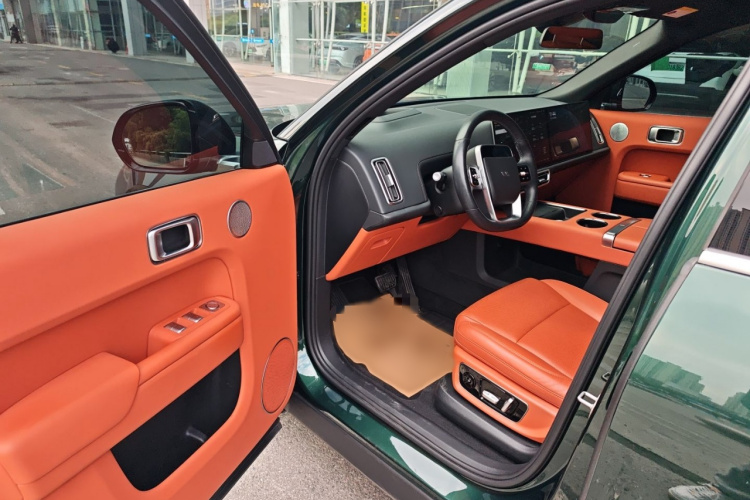 理想汽车 理想L9 2022款 Max中控内饰7003