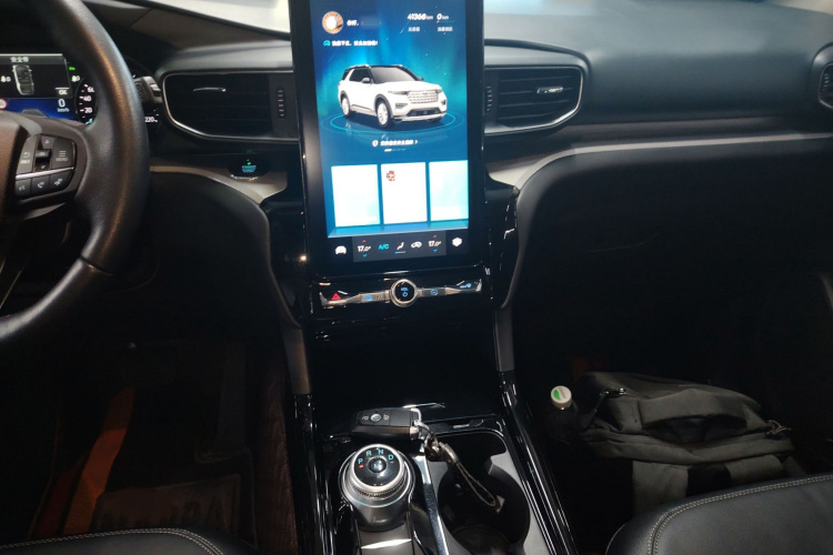 福特 探险者 2020款 EcoBoost 285 四驱风尚版 7座局部细节16