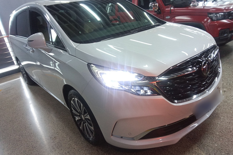 别克GL8 2022款 ES陆尊 653T 智慧旗舰型车身外观3