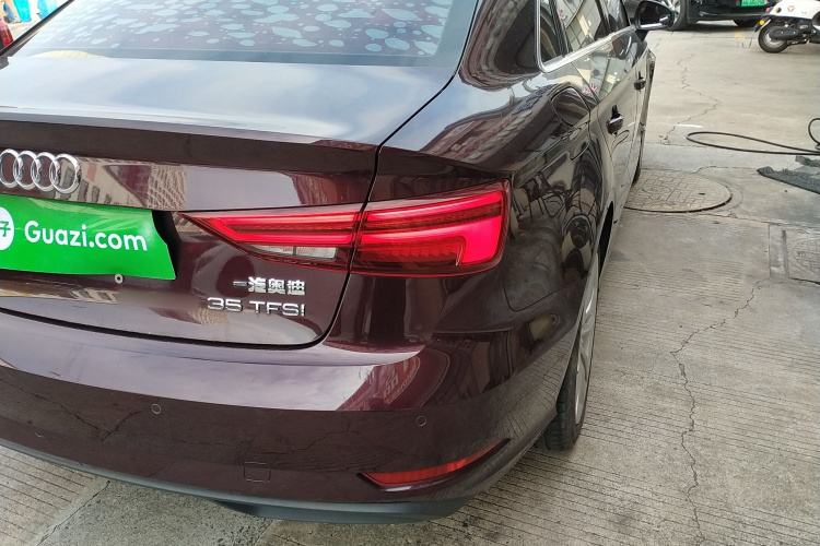 奥迪A3 2018款 30周年年型 Limousine 35 TFSI 进取型车身外观9