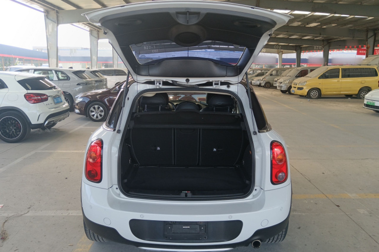 MINI Countryman 2016款 1.6T COOPER ALL4 Fun装备控机舱底盘23