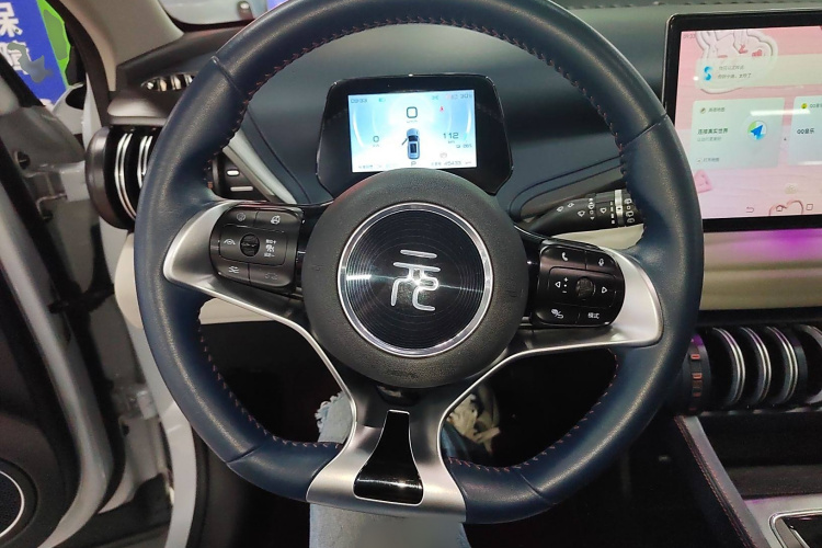 比亚迪 元PLUS 2022款 430KM 尊贵型局部细节13