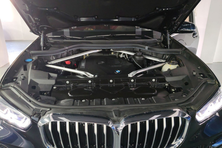 宝马X5 2022款 改款 xDrive 30Li 尊享型M运动套装机舱底盘24