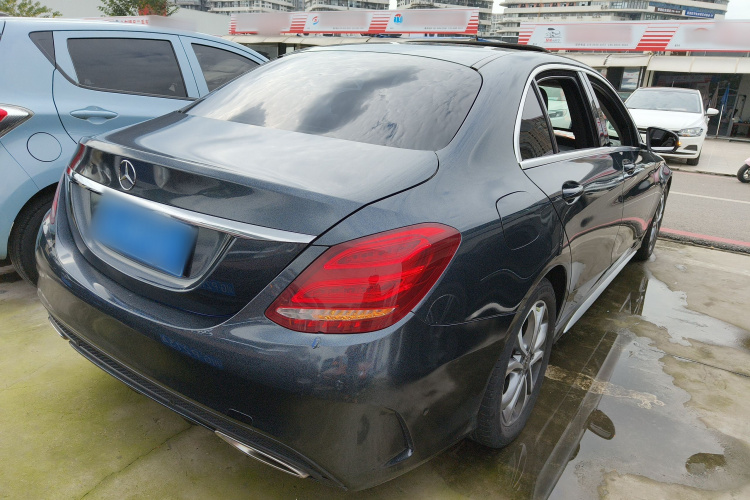 奔驰C级 2017款 改款 C 180 L 时尚型运动版车身外观7