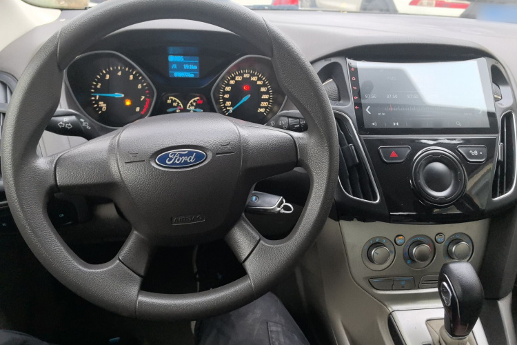 福特 福克斯 2012款 三厢 1.6L 自动舒适型中控内饰12