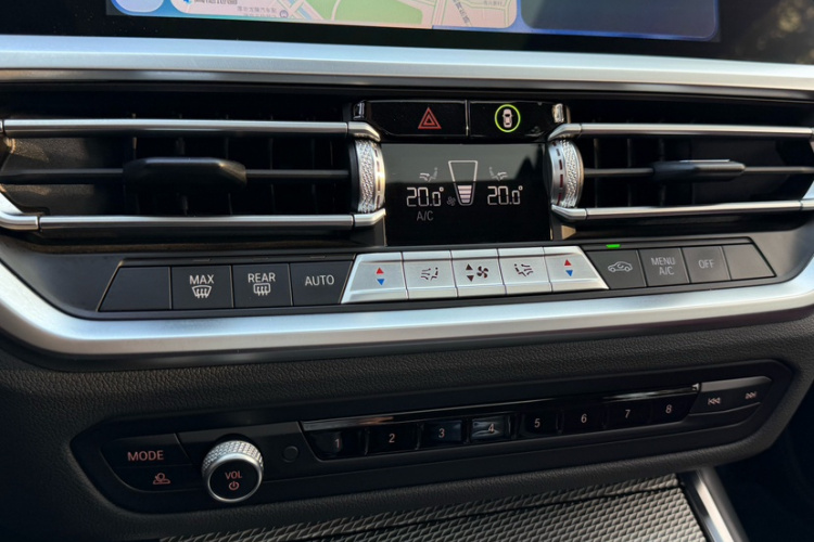 宝马3系 2021款 改款 325Li M运动曜夜套装中控内饰7010